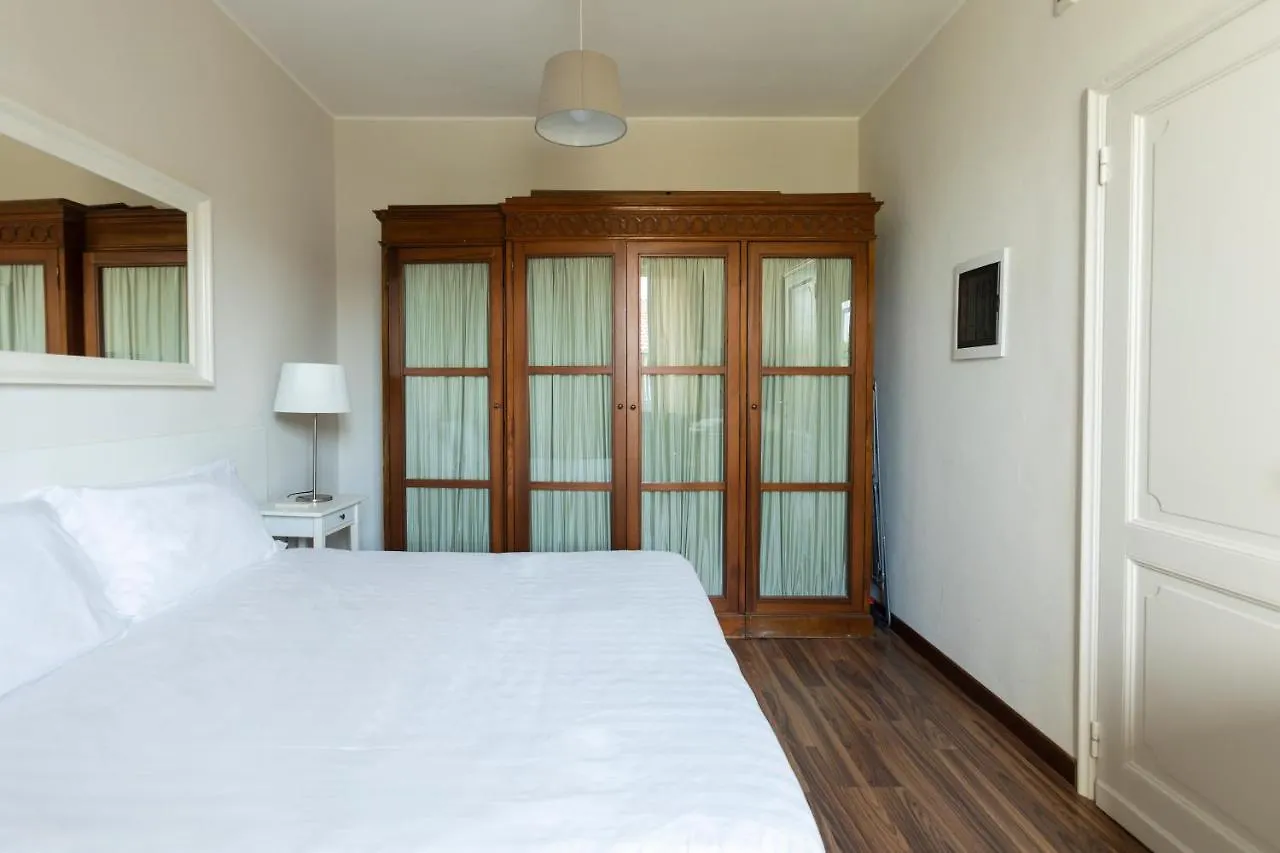 Montenapoleone - Sant Andrea Charme Penthouse Milán